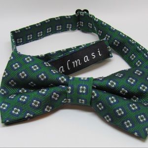 100% Silk Almasi (Pre-tied) Bow Tie Green & Navy
